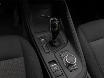 X1 sD18i DAB Navi Parkassist Geschwindigkeitsreg
