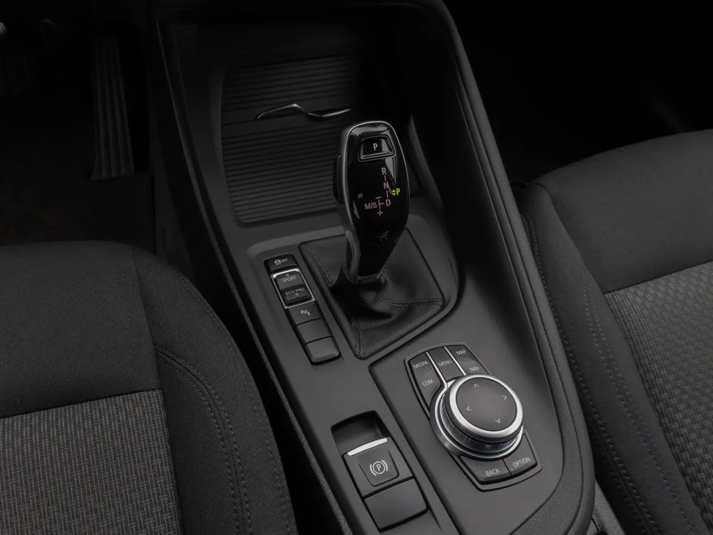 X1 sD18i DAB Navi Parkassist Geschwindigkeitsreg