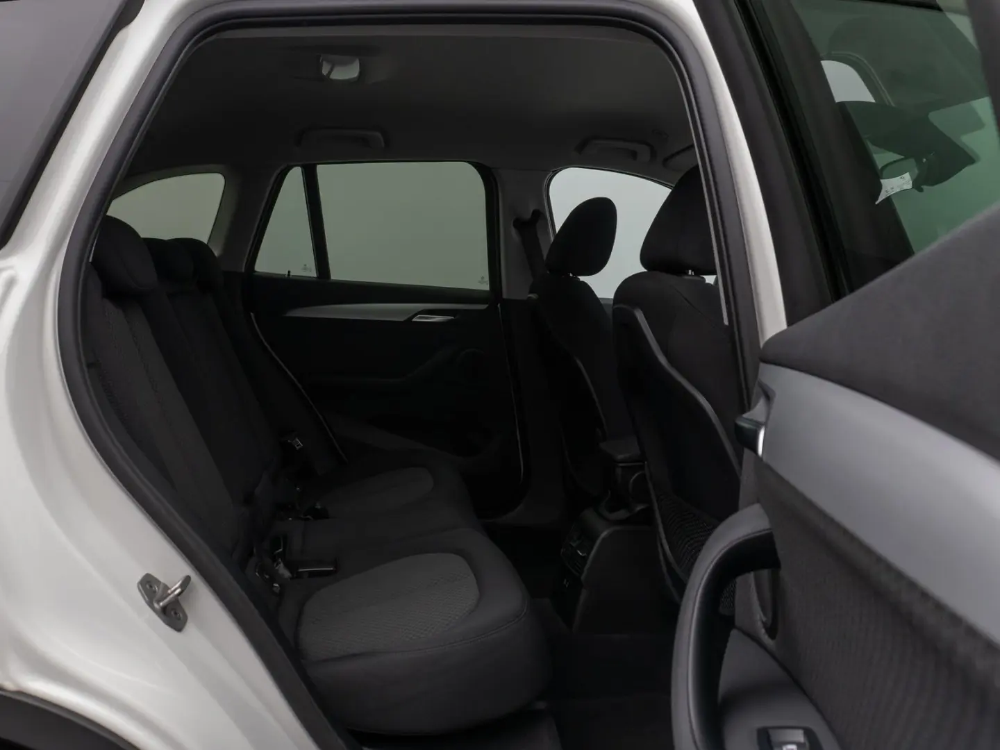 X1 sD18i DAB Navi Parkassist Geschwindigkeitsreg