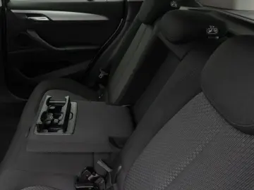X1 sD18i DAB Navi Parkassist Geschwindigkeitsreg