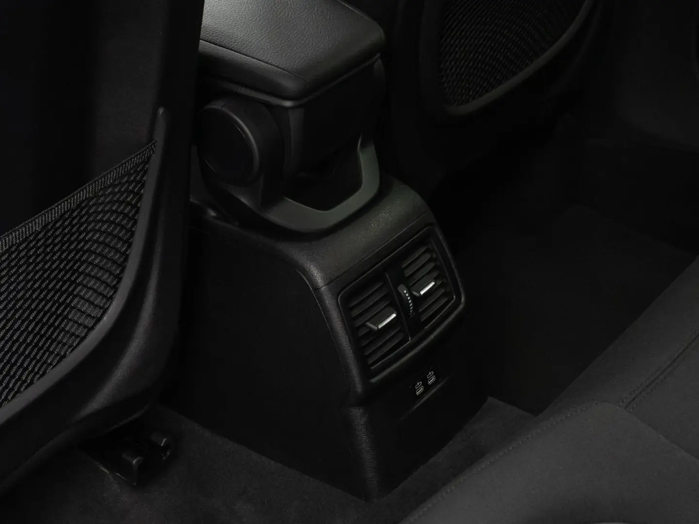 X1 sD18i DAB Navi Parkassist Geschwindigkeitsreg