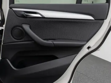 X1 sD18i DAB Navi Parkassist Geschwindigkeitsreg