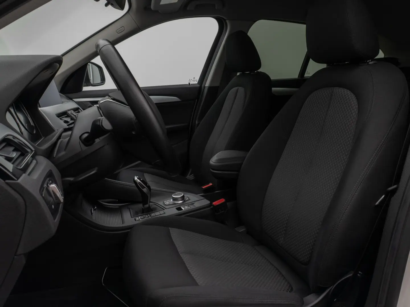 X1 sD18i DAB Navi Parkassist Geschwindigkeitsreg