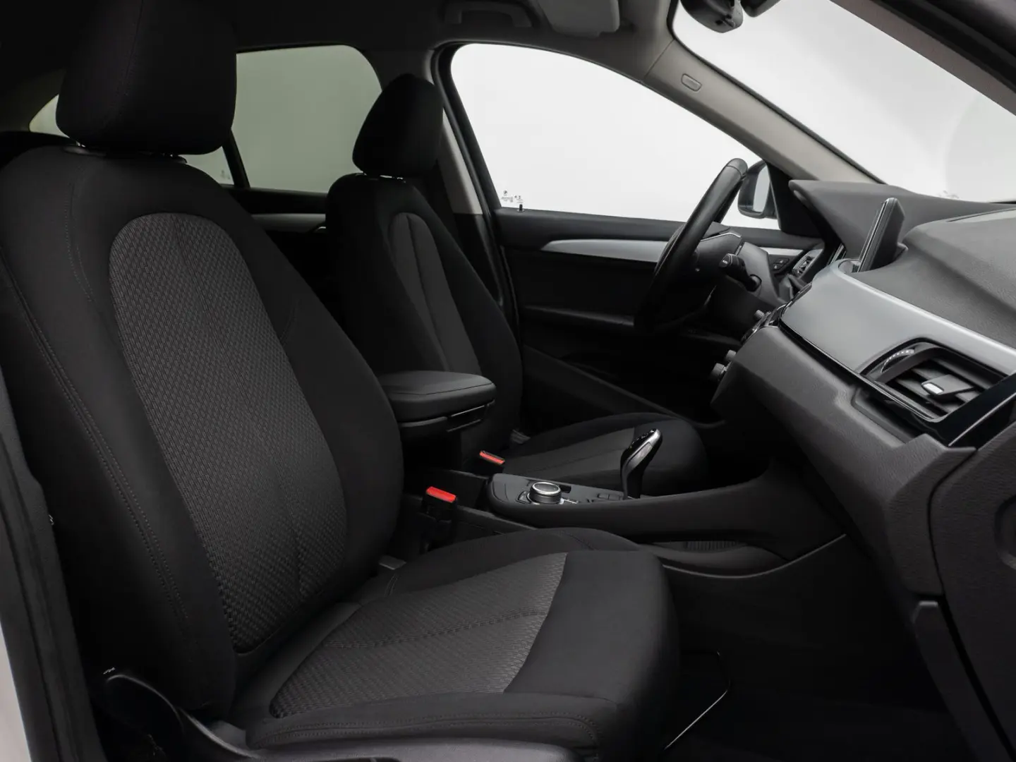 X1 sD18i DAB Navi Parkassist Geschwindigkeitsreg