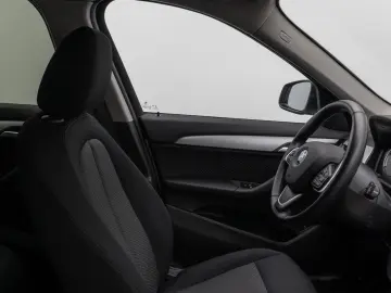 X1 sD18i DAB Navi Parkassist Geschwindigkeitsreg