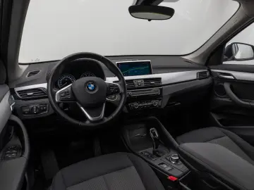 X1 sD18i DAB Navi Parkassist Geschwindigkeitsreg