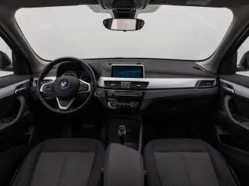X1 sD18i DAB Navi Parkassist Geschwindigkeitsreg