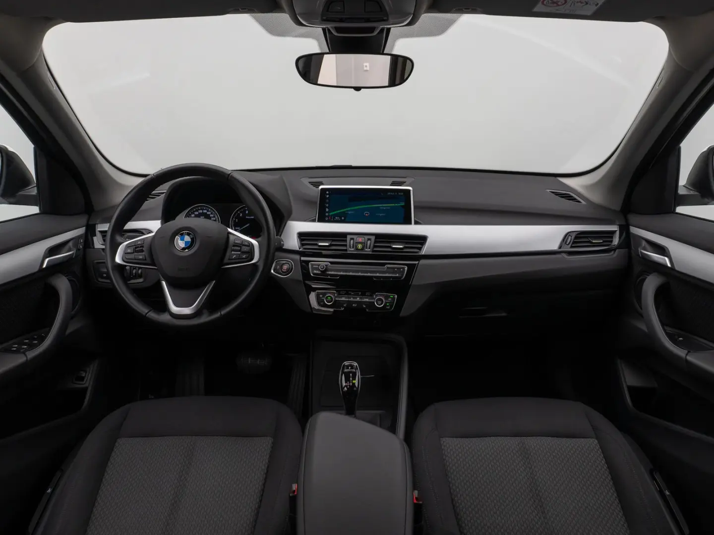 X1 sD18i DAB Navi Parkassist Geschwindigkeitsreg