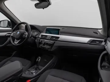 X1 sD18i DAB Navi Parkassist Geschwindigkeitsreg