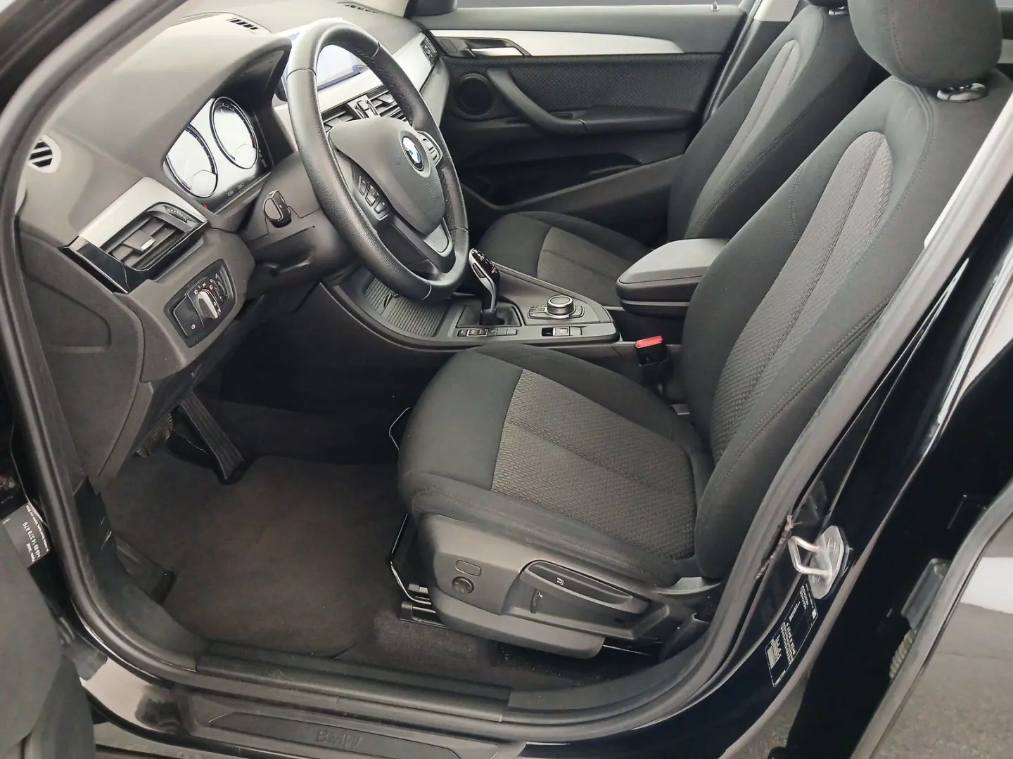 X1 sDrive18i Navi Parkassist Sitzheizung