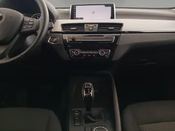 X1 sDrive18i Navi Parkassist Sitzheizung