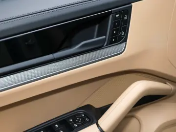 Porsche Cayenne E-Hybrid Coupe BOSE Panorama