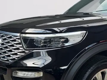 Explorer Platinum Plug-in-Hybrid 4x4, AHK