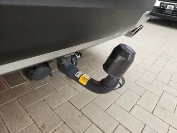 Explorer Platinum Plug-in-Hybrid 4x4, AHK