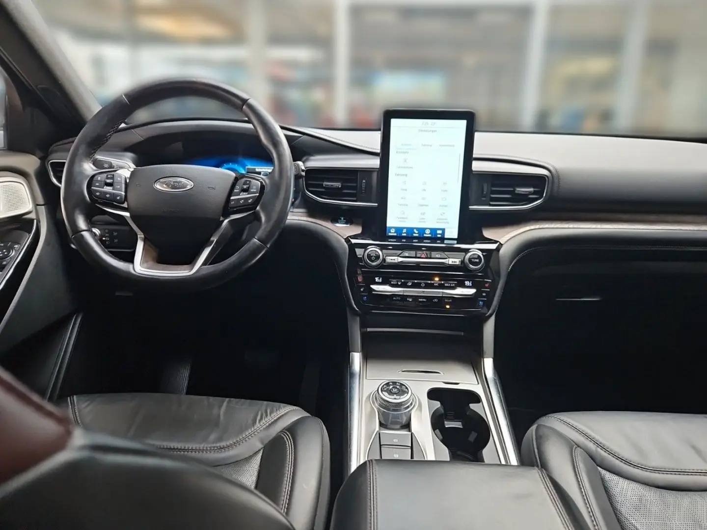 Explorer Platinum Plug-in-Hybrid 4x4, AHK