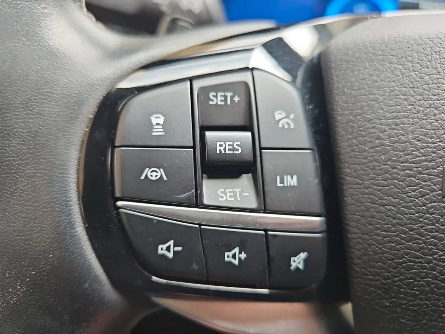 Explorer Platinum Plug-in-Hybrid 4x4, AHK