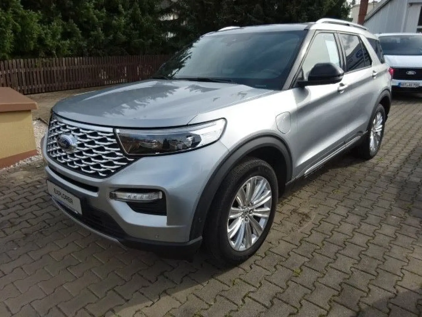 Explorer Platinum PHEV 4x4 *B&O*LED*AHK*PANO*