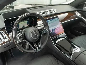 Mercedes-Benz S 580 AMG Lang Entertain HUD Massage Rear