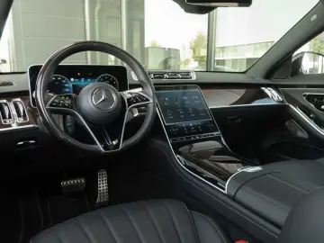 Mercedes-Benz S 580 AMG Lang Entertain HUD Massage Rear