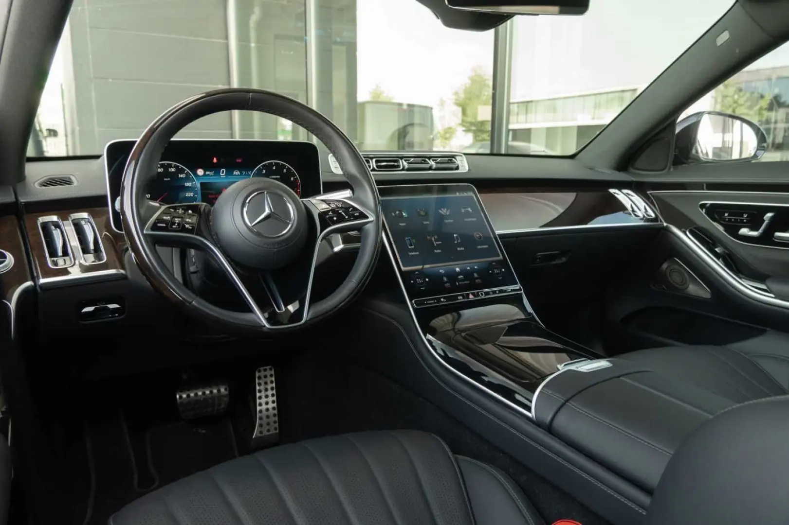 Mercedes-Benz S 580 AMG Lang Entertain HUD Massage Rear