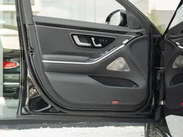 Mercedes-Benz S 580 AMG Lang Entertain HUD Massage Rear
