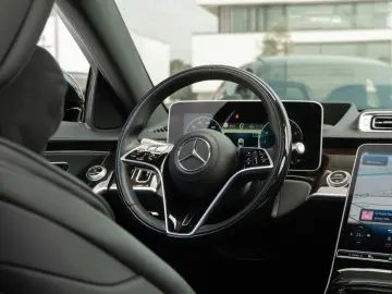 Mercedes-Benz S 580 AMG Lang Entertain HUD Massage Rear
