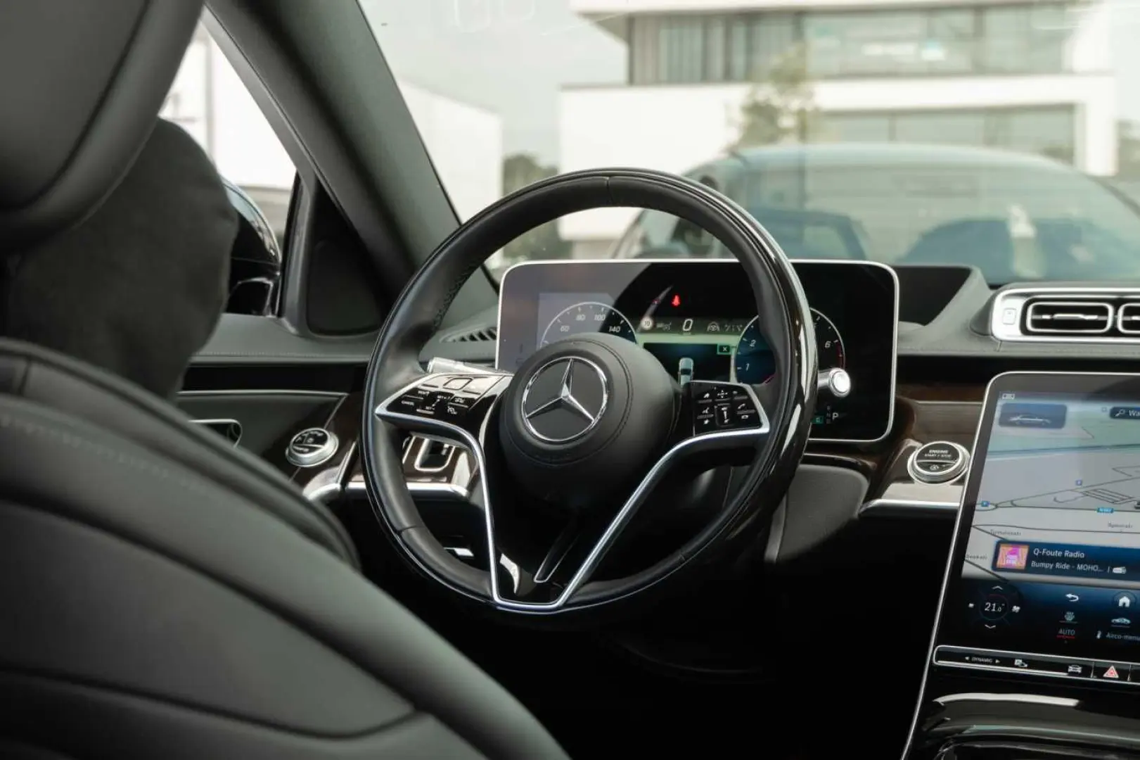 Mercedes-Benz S 580 AMG Lang Entertain HUD Massage Rear