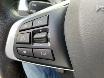 X1 xDrive25e xLine SpurAss LED StHzg ACC Navi RF