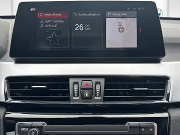 X1 xDrive25e Advantage Head-Up HiFi DAB LED Shz