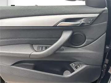 X1 xDrive25e Advantage Head-Up HiFi DAB LED Shz