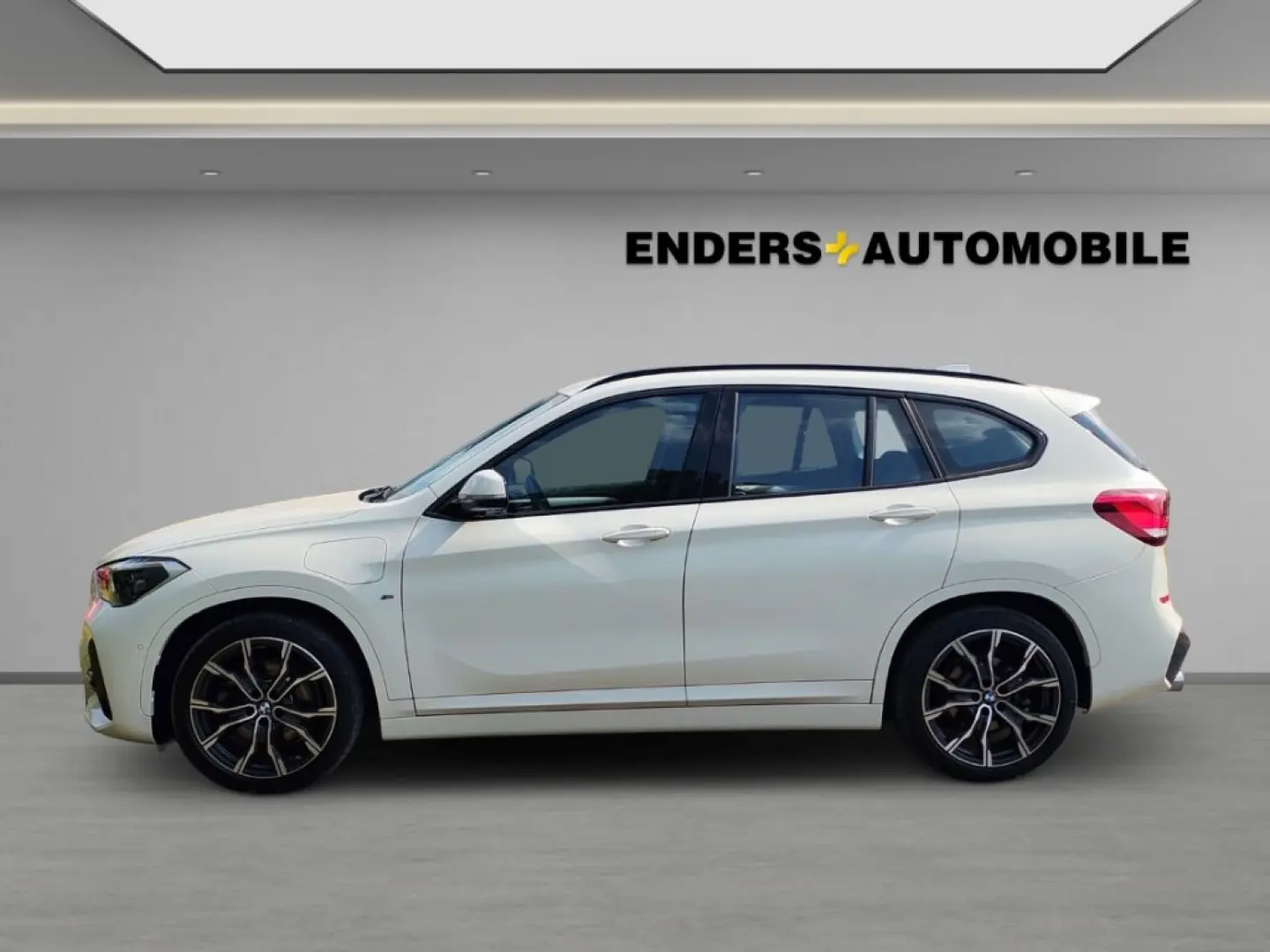 X1 xDrive 25e 220PS +M-Sport+AHK+autom.Heckkl.+L