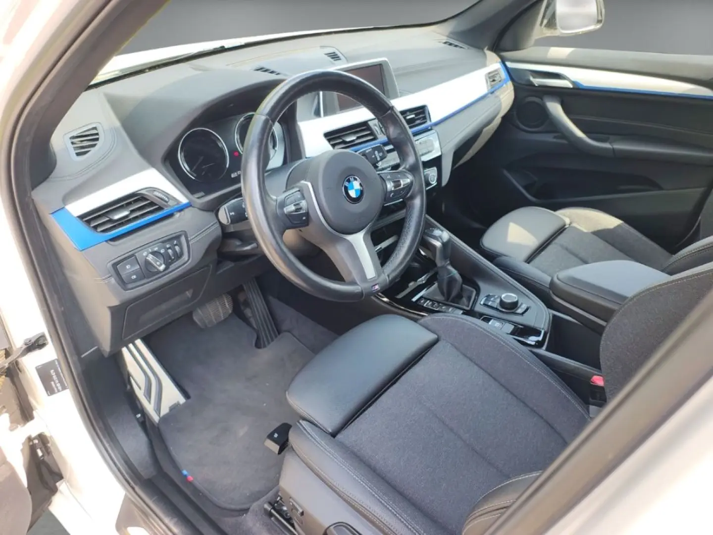 X1 xDrive 25e 220PS +M-Sport+AHK+autom.Heckkl.+L