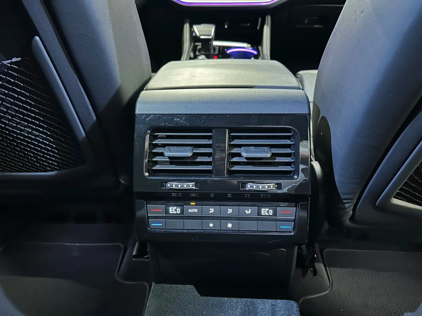Touareg R-Line 4Motion*22Zoll*NP:110.930 EUR !!!