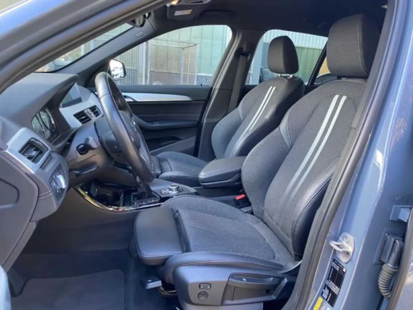 X1 xDrive 25e Sportpaket Navi LED El. Heckklappe