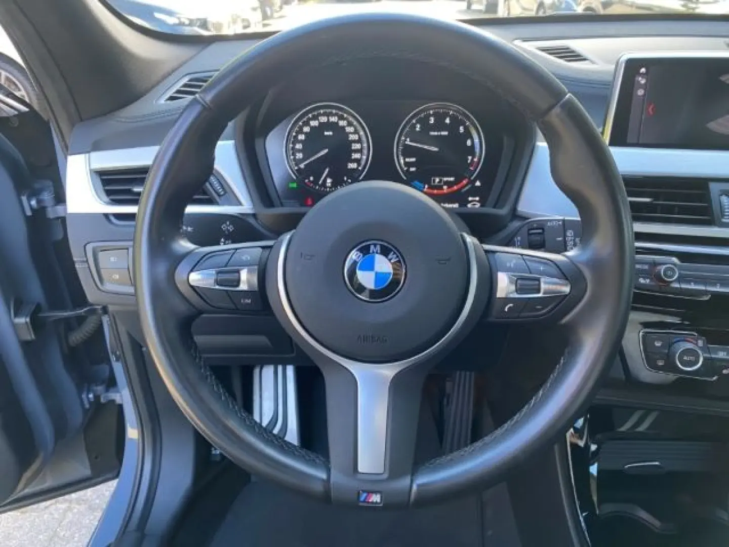 X1 xDrive 25e Sportpaket Navi LED El. Heckklappe