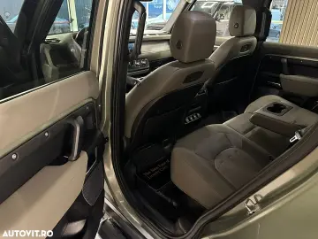 Land Rover Defender 110 2.0L D240 S