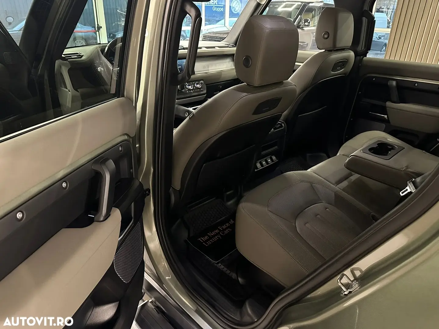 Land Rover Defender 110 2.0L D240 S