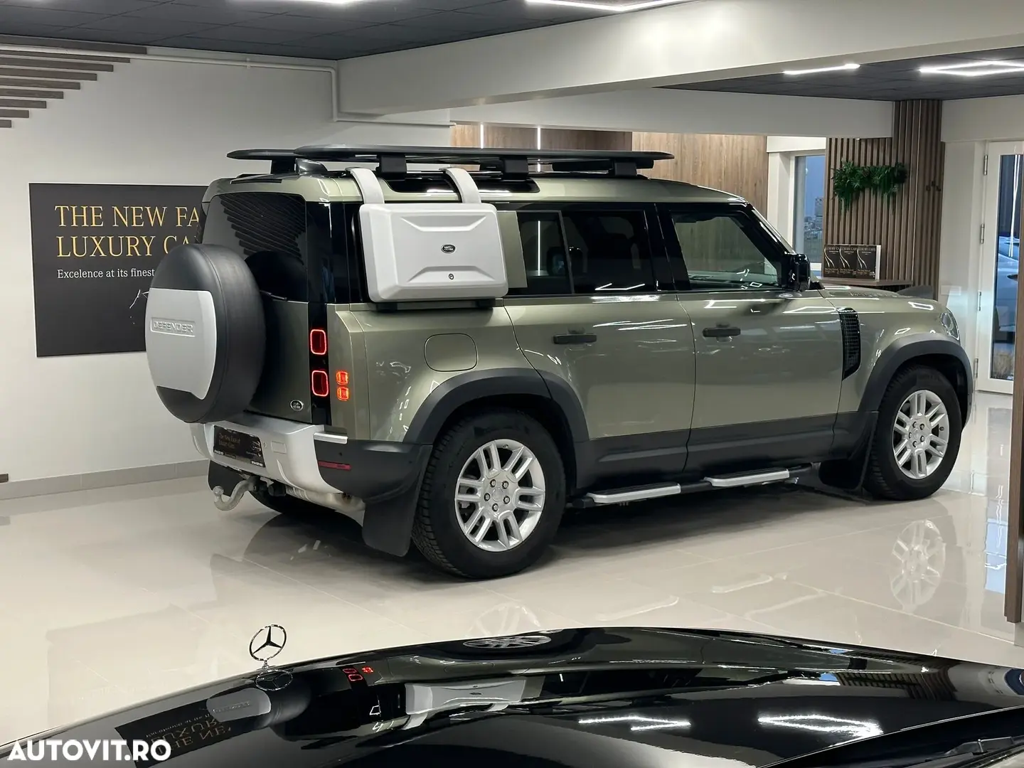 Land Rover Defender 110 2.0L D240 S