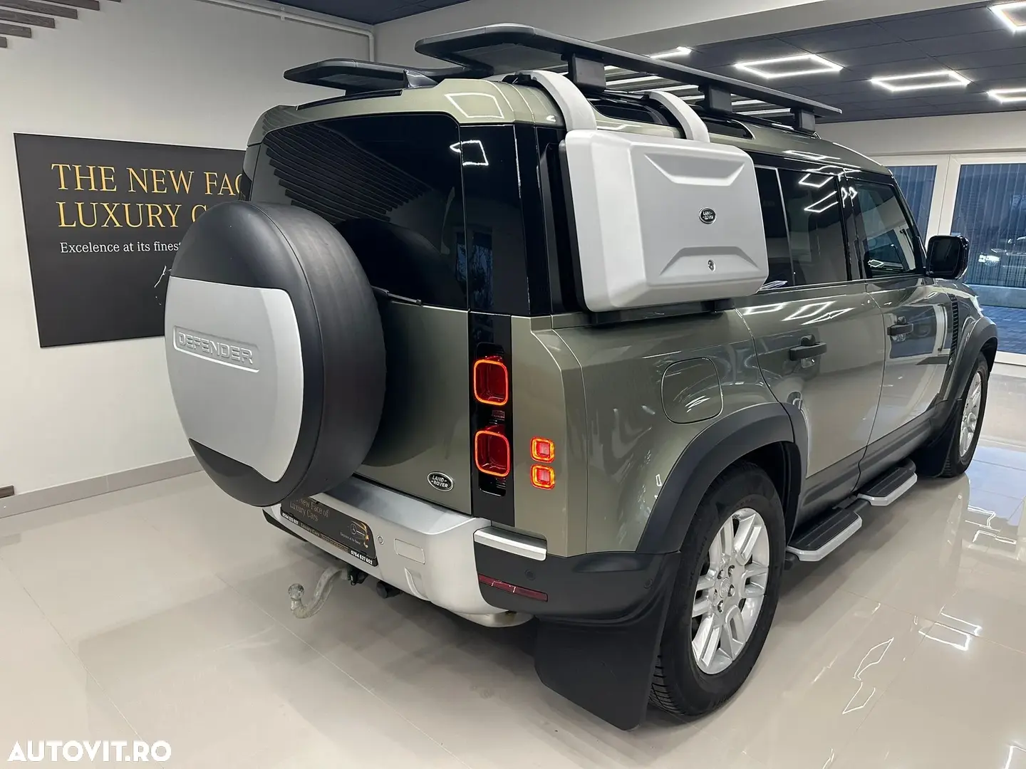 Land Rover Defender 110 2.0L D240 S
