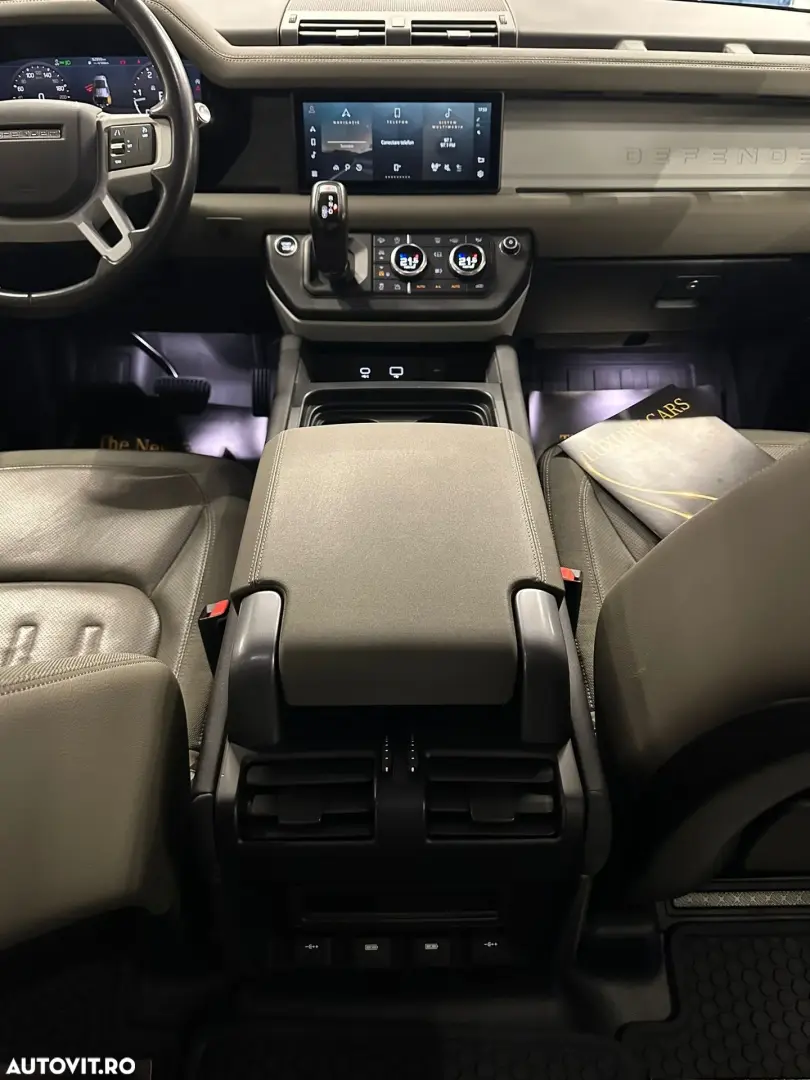 Land Rover Defender 110 2.0L D240 S