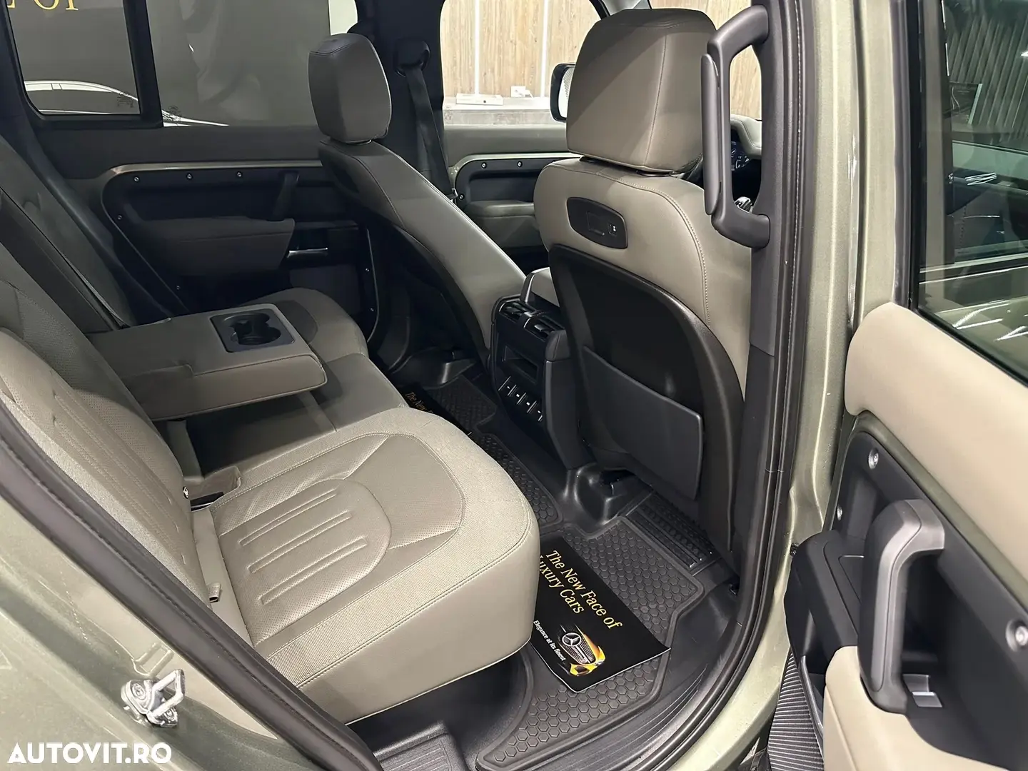 Land Rover Defender 110 2.0L D240 S