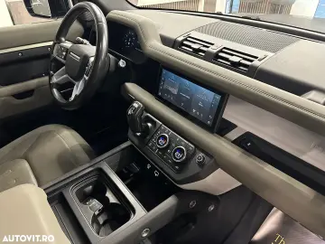 Land Rover Defender 110 2.0L D240 S