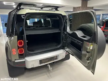Land Rover Defender 110 2.0L D240 S