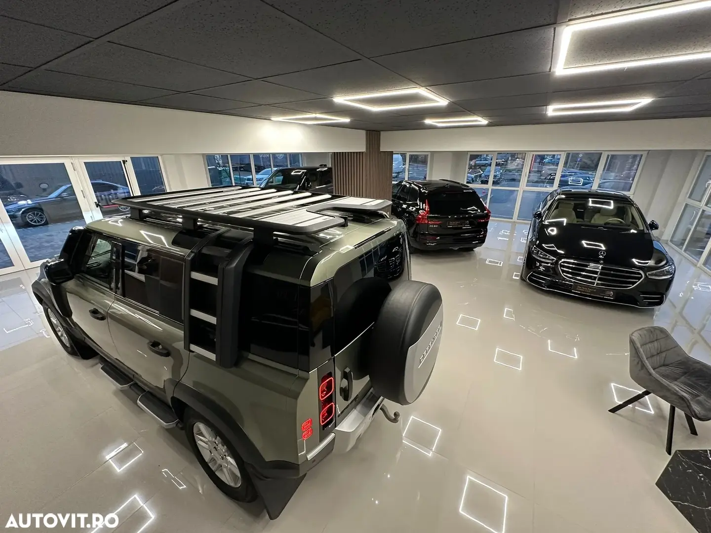 Land Rover Defender 110 2.0L D240 S