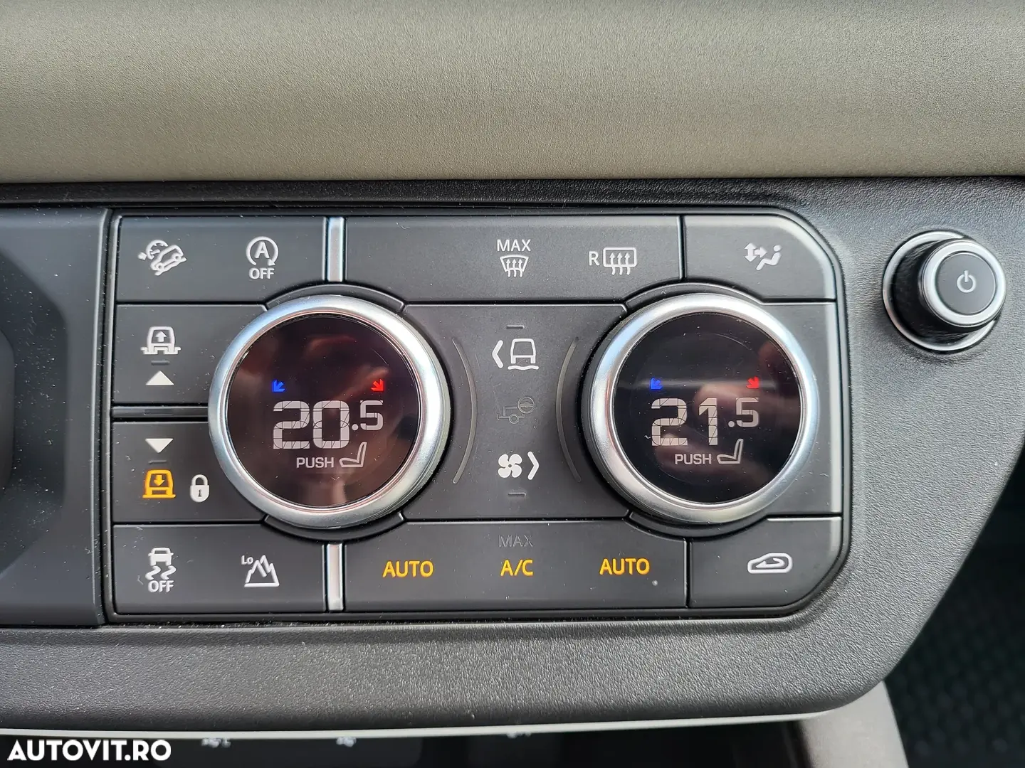 Land Rover Defender 110 2.0L D240 S