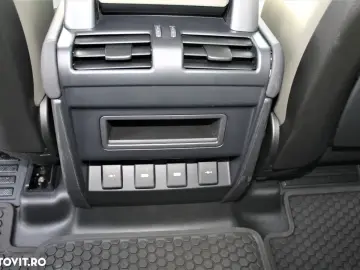Land Rover Defender 110 2.0L D240 S