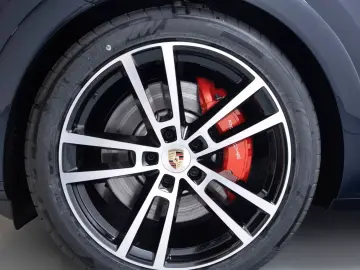 Porsche Cayenne S E-Hybrid HD-Matrix AHK SporDesign Sp