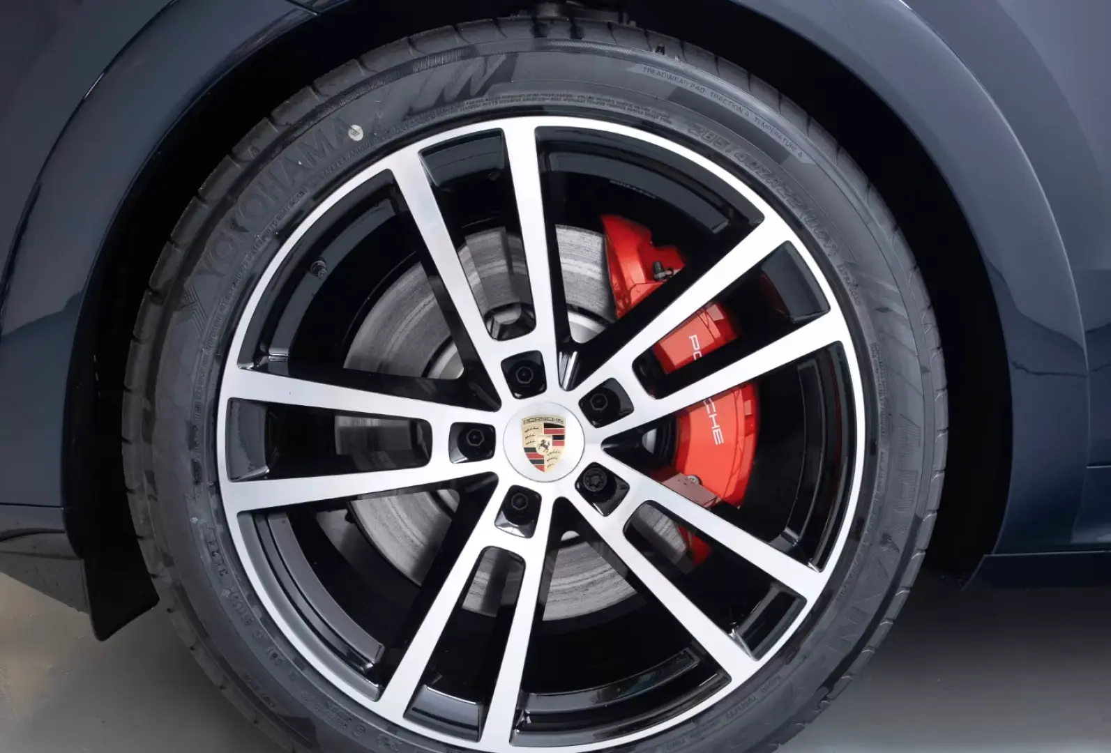 Porsche Cayenne S E-Hybrid HD-Matrix AHK SporDesign Sp