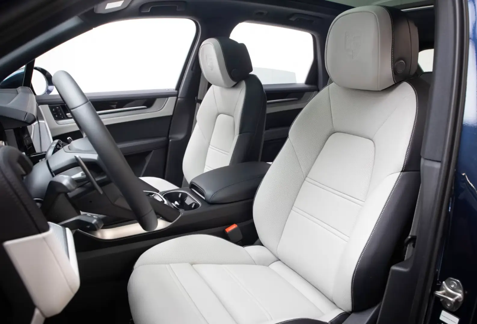 Porsche Cayenne S E-Hybrid HD-Matrix AHK SporDesign Sp