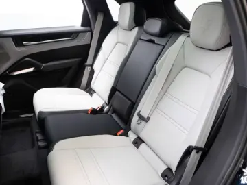 Porsche Cayenne S E-Hybrid HD-Matrix AHK SporDesign Sp